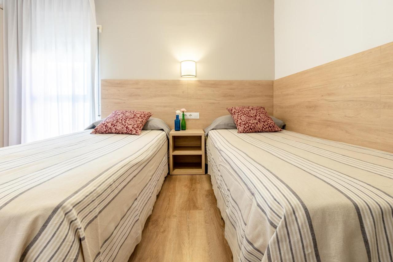 Apartamentos Astoria Tarragona Esterno foto